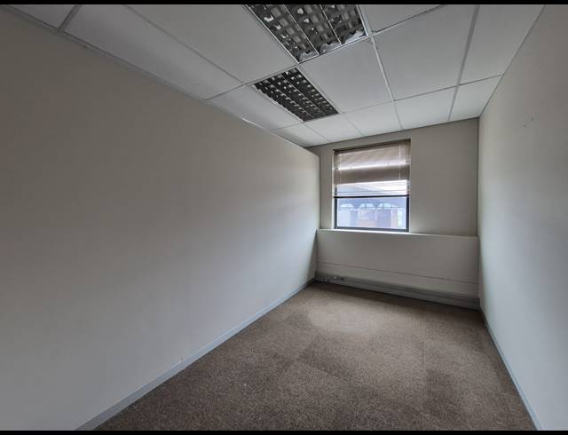 859M² OFFICE TO LET IN SUNNINGHILL